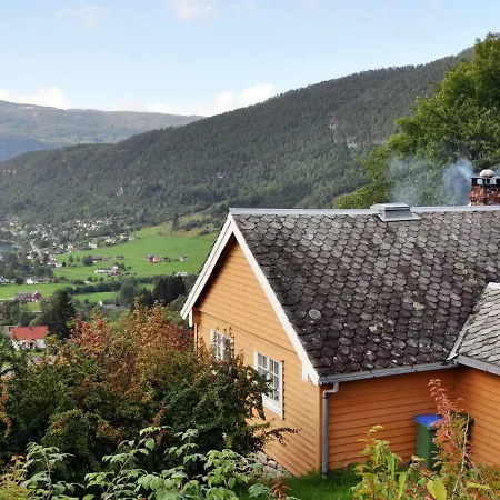 Holiday Perstova Holiday home Innvik